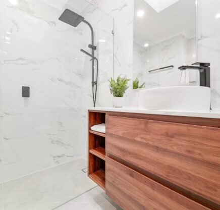 Ryan Avenue, Dianella