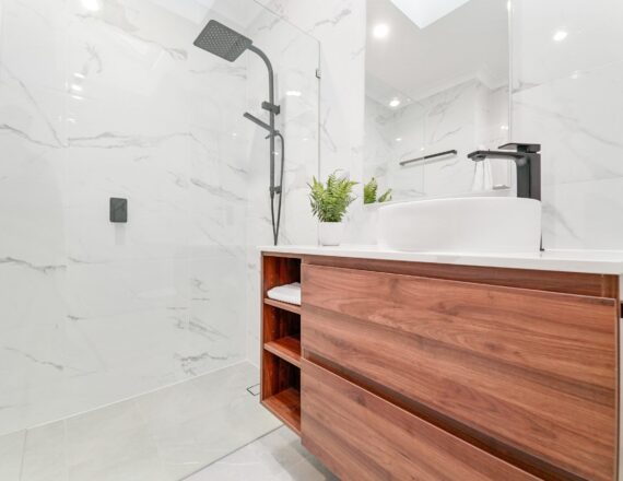Ryan Avenue, Dianella