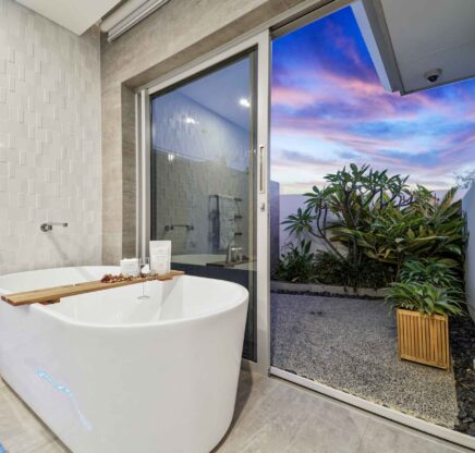 Troy Avenue, Marmion